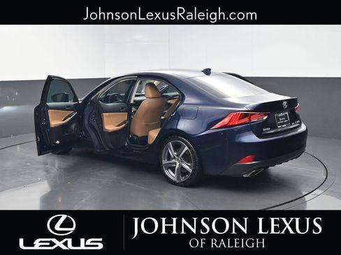 Used 2018 Lexus IS 300 AWD w/ Comfort Package image 7