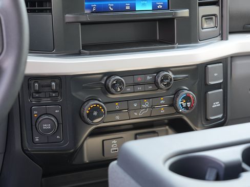 New 2026 Ford F250 XLT w/ FX4 Off-Road Package AWD/4WD image 25