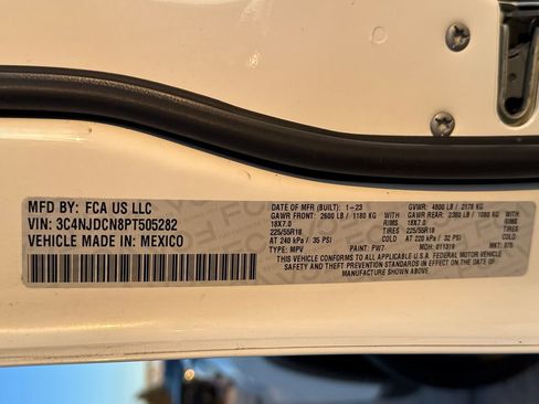 Certified 2023 Jeep Compass Limited image 39