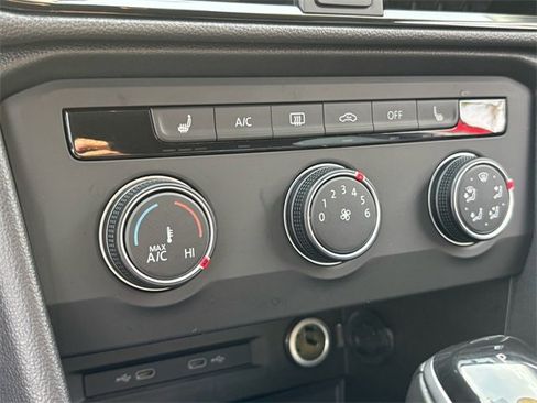 Used 2022 Volkswagen Taos SE image 27