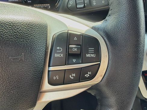 Used 2023 Ford Explorer XLT AWD/4WD image 37