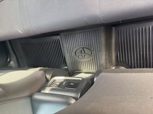 Used 2022 Toyota RAV4 SE AWD/4WD image 40