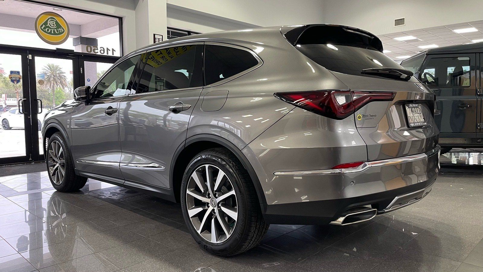 Used 2025 Acura MDX w/ Technology Package FWD image 3