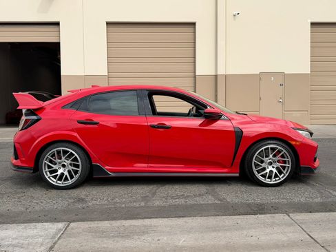 Used 2018 Honda Civic Type R image 10