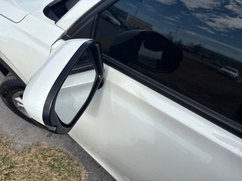 Used 2023 Honda HR-V LX image 30