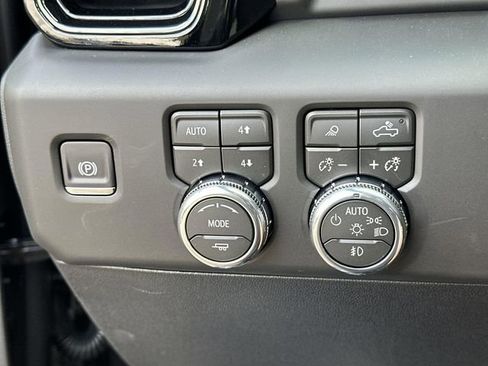 New 2026 GMC Sierra 2500 AT4 w/ AT4 Premium Plus Package AWD/4WD image 17