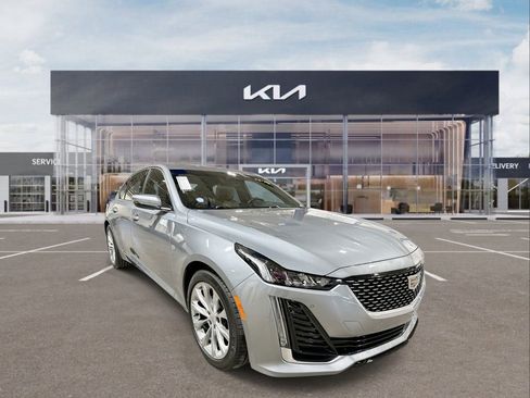 Used 2023 Cadillac CT5 Premium Luxury image 2