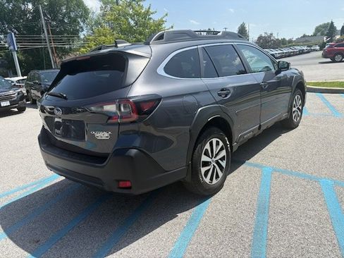 Used 2024 Subaru Outback Premium AWD/4WD image 4