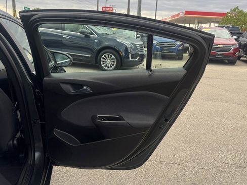 Used 2018 Chevrolet Cruze LT w/ LT Convenience Package image 22