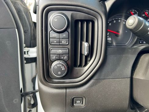 Used 2022 Chevrolet Silverado 1500 Custom image 42