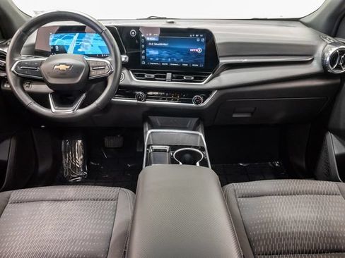 Used 2025 Chevrolet Equinox LT FWD image 26
