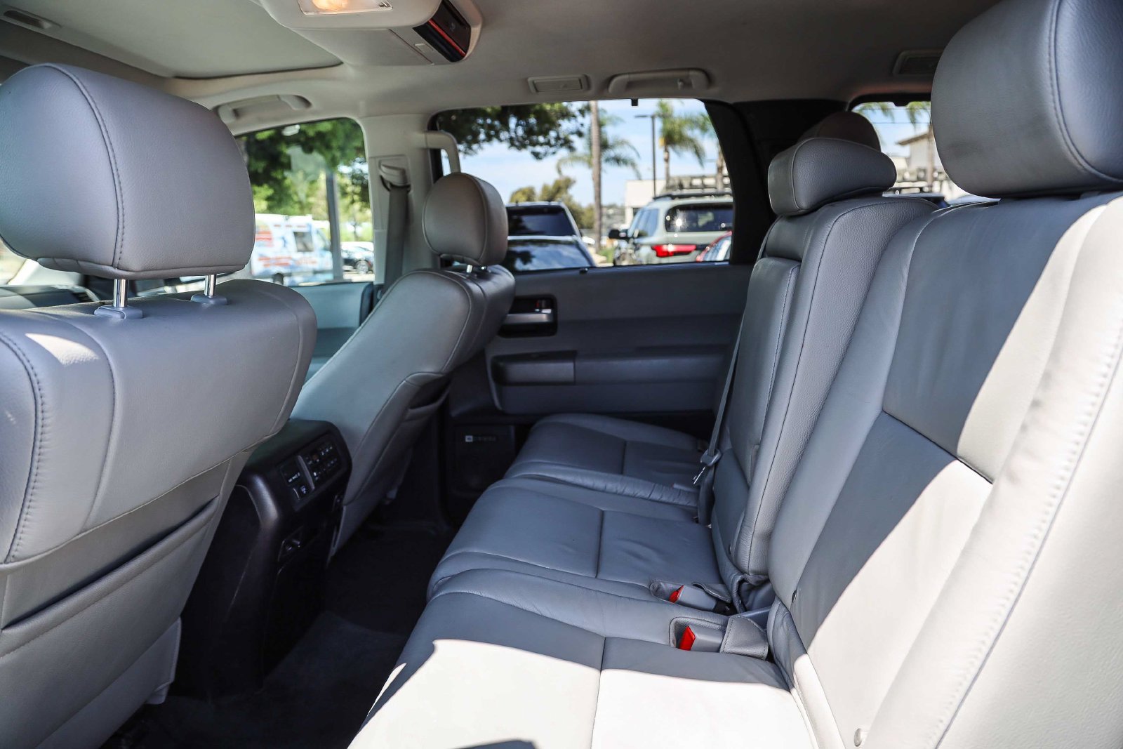 Certified 2016 Toyota Sequoia Limited w/ Safety & Convenience Package AWD/4WD image 15