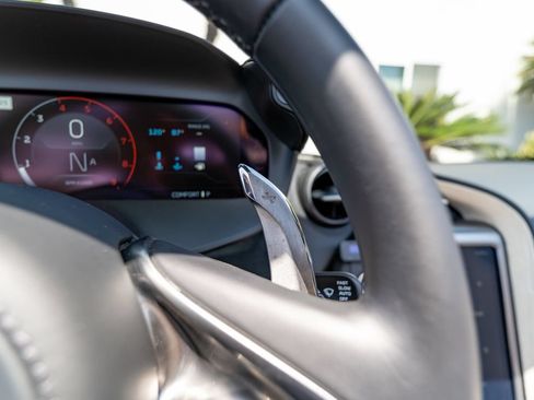 Used 2025 McLaren 750S Spider RWD image 12