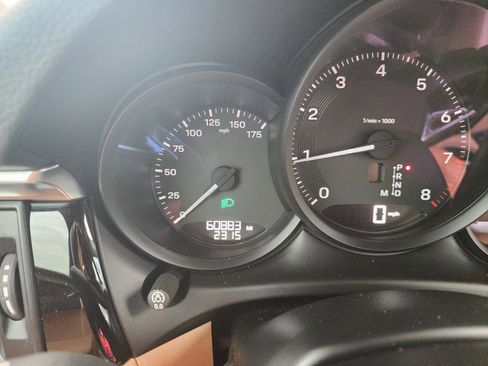 Used 2023 Porsche Macan image 17