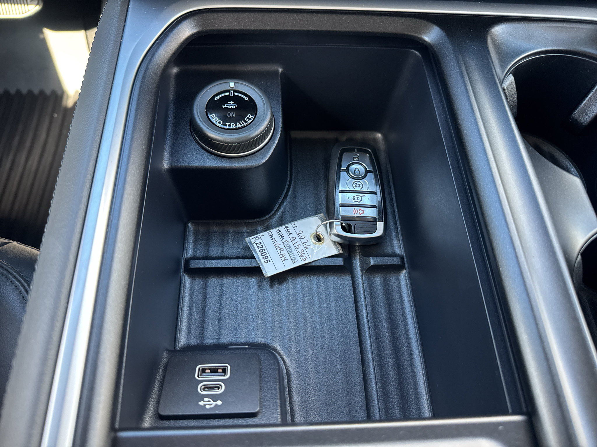 Used 2026 Ford Expedition Active AWD/4WD image 12