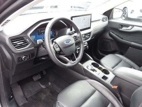 Used 2024 Ford Escape ST-Line Elite w/ Premium Technology Package image 4