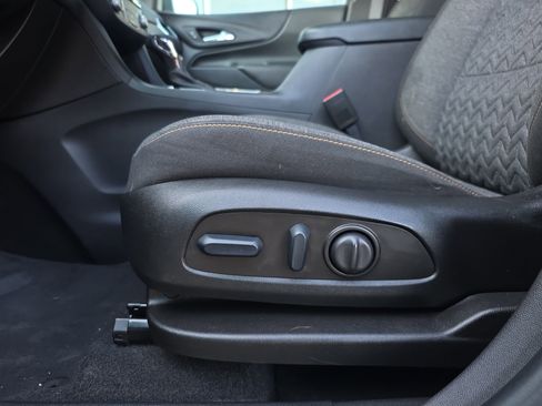 Used 2022 Chevrolet Equinox LT image 17