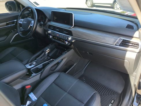 Used 2022 Kia Telluride EX w/ EX Premium Package image 11