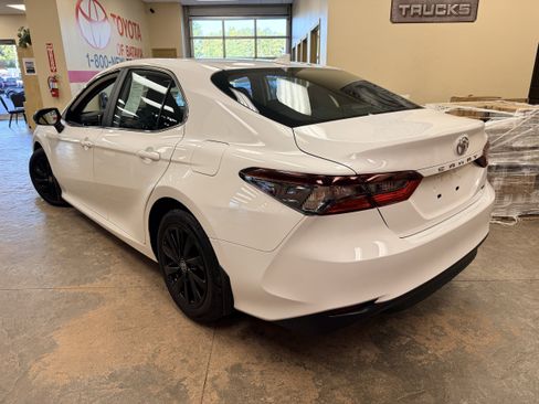 Used 2023 Toyota Camry LE FWD image 13