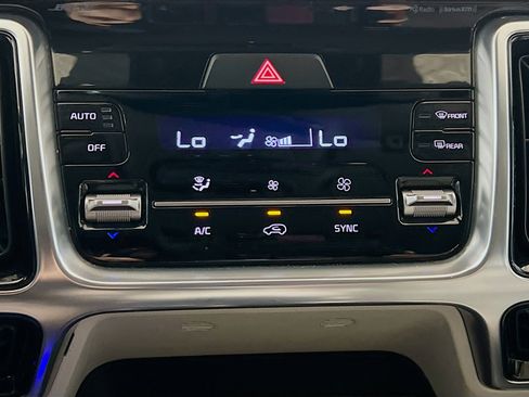 Used 2022 Kia Sorento SX FWD image 12