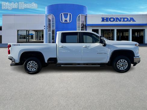 Used 2024 Chevrolet Silverado 2500 LT image 8