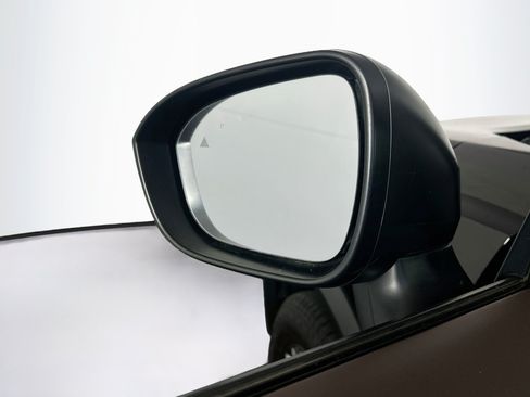 Used 2023 Nissan Rogue S FWD image 16