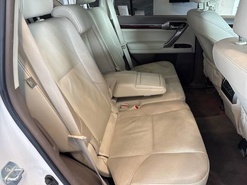 Used 2015 Lexus GX 460 w/ Premium Package image 38