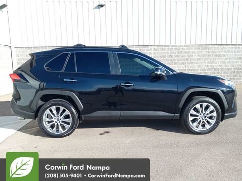 Used 2022 Toyota RAV4 Limited image 2