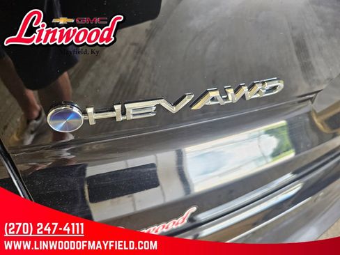 Used 2025 Toyota Crown Signia w/ Advanced Technology Package AWD/4WD image 11
