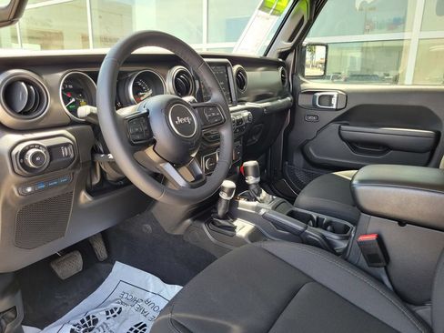 Used 2023 Jeep Wrangler Unlimited w/ 8.4" Radio Group AWD/4WD image 11