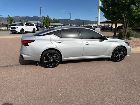 Used 2024 Nissan Altima 2.5 SR w/ SR Premium Package AWD/4WD image 10