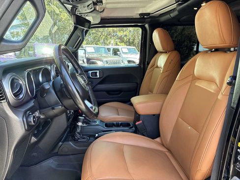 Used 2022 Jeep Wrangler Unlimited Sahara w/ LED Lighting Group AWD/4WD image 13