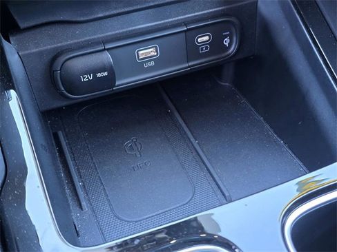 Used 2025 Kia Telluride SX Prestige image 32