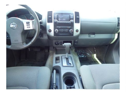 Used 2016 Nissan Frontier SV image 13