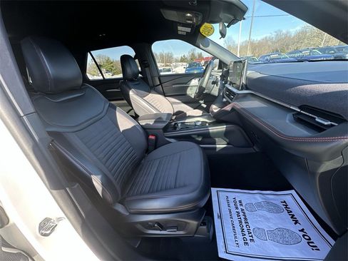 Used 2025 Ford Explorer ST-Line image 25