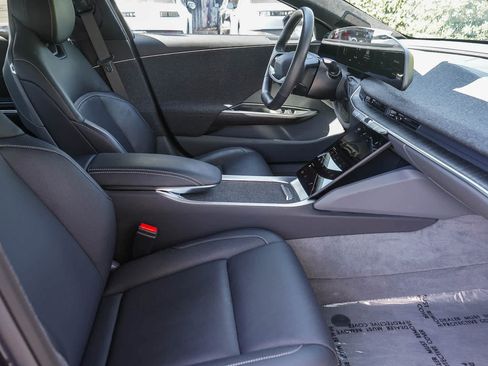 Used 2024 Lucid Air Touring AWD/4WD image 8