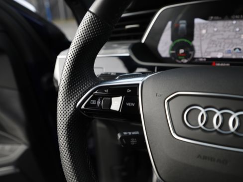 Used 2022 Audi e-tron S Prestige image 23