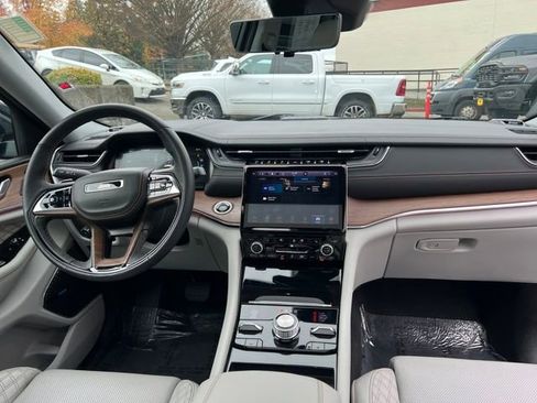 Used 2022 Jeep Grand Cherokee Summit w/ Advanced Protech Group IV image 11