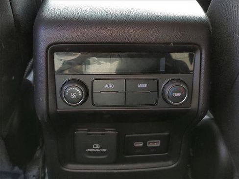 Used 2022 GMC Acadia SLE w/ Driver Convenience Package image 15