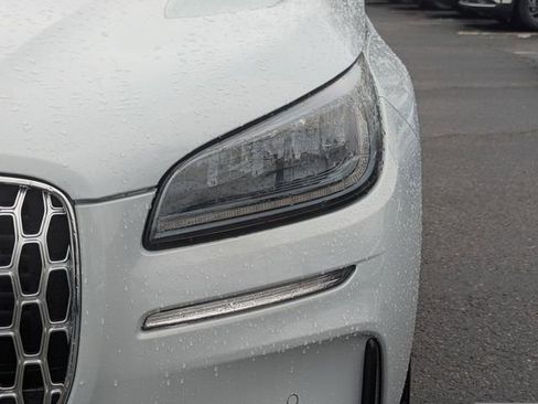 New 2026 Lincoln Corsair Premiere image 8