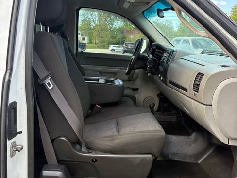 Used 2011 Chevrolet Silverado 2500 W/T AWD/4WD image 12
