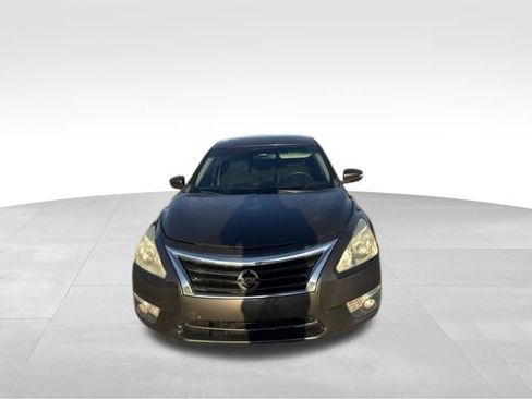 Used 2015 Nissan Altima 2.5 SV w/ Convenience Package FWD image 8