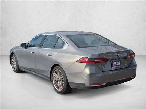 Used 2024 BMW 530i xDrive image 8