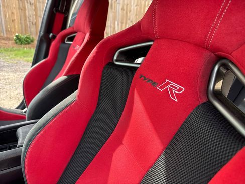 Used 2019 Honda Civic Type R image 9