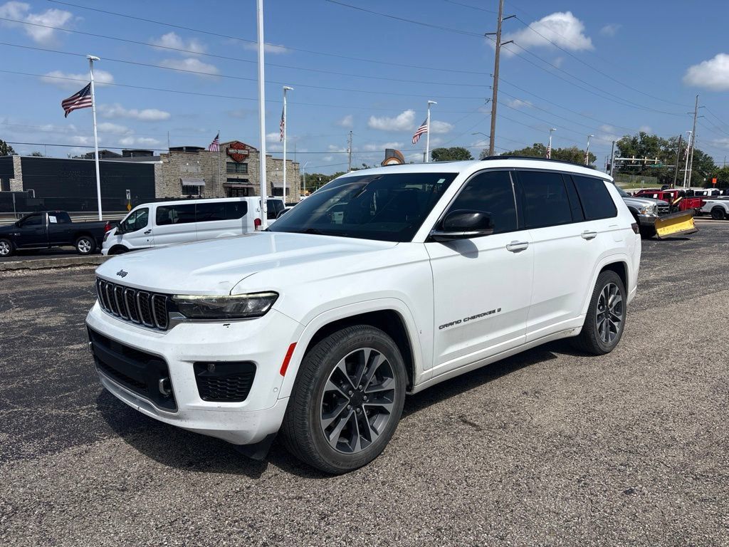 Used 2022 Jeep Grand Cherokee L Overland w/ Luxury Tech Group IV AWD/4WD image 3