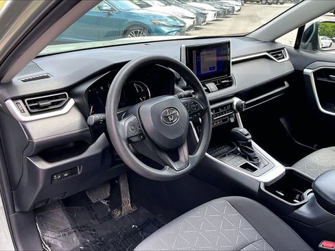 Used 2023 Toyota RAV4 XLE AWD/4WD image 17