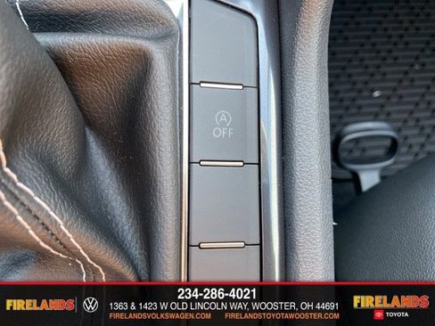 New 2024 Volkswagen Tiguan SE image 45