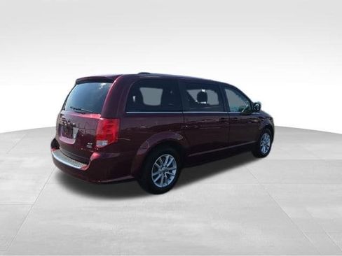 Used 2018 Dodge Grand Caravan SXT FWD image 5
