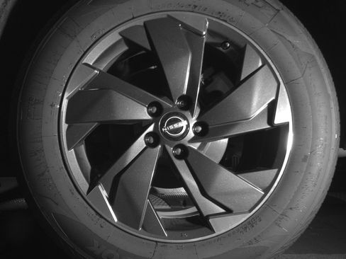 Used 2025 Nissan Rogue SV image 14