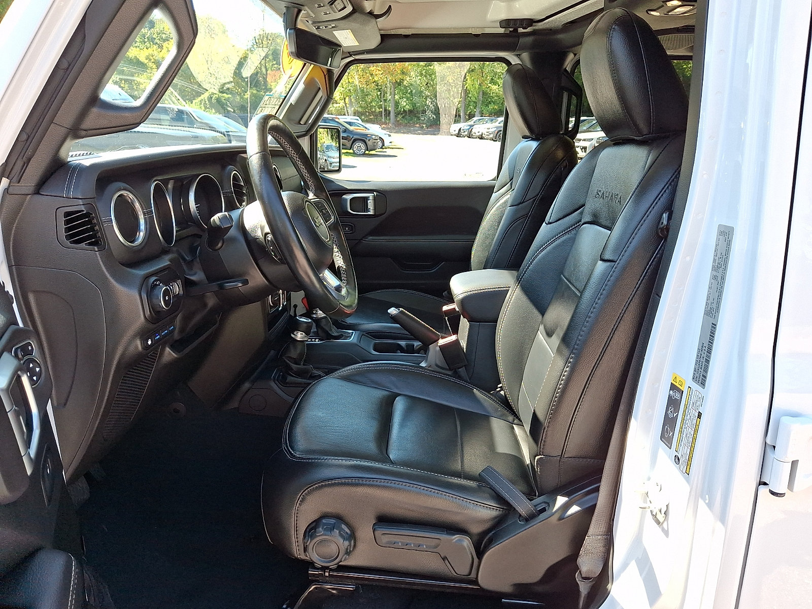 Used 2022 Jeep Wrangler Unlimited Sahara w/ Cold Weather Group AWD/4WD image 14